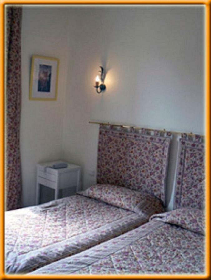Hotel Marcellin Больё-сюр-Мер Номер фото